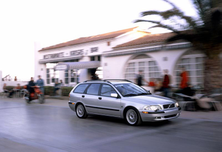 Illustration for article titled The Death Of The Volvo Wagon: Brick Tailgate No More